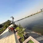 شقة فاخرة مطلة على نهر النيل